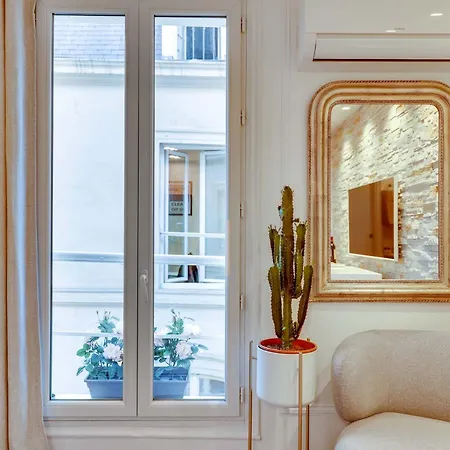 Apartment Historical In The Heart Of - 2 *